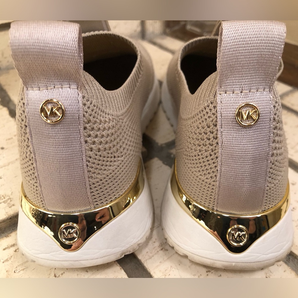 🤑PRICE DROP🤑  Michael Michael Kors Bodie Slip On Sneakers - Picture 4 of 11